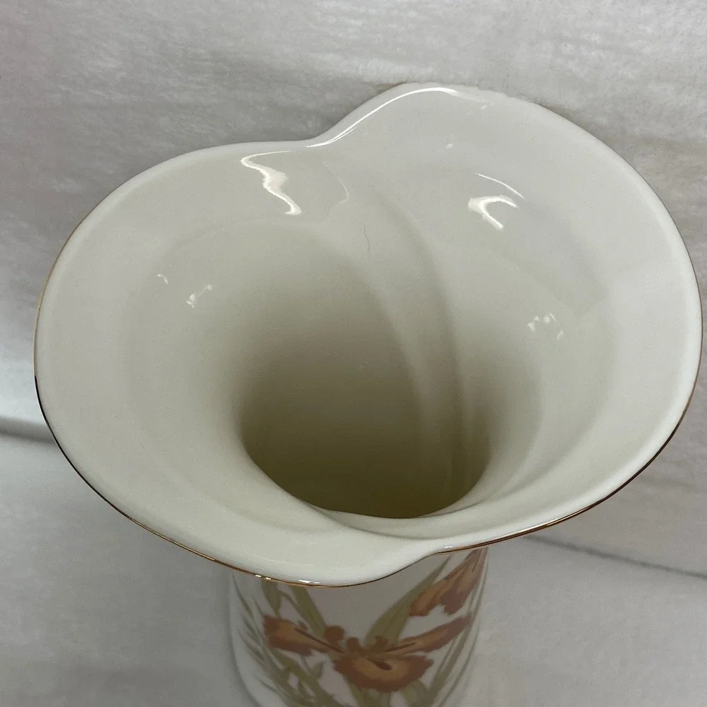 VTG Fine China Japan Orange Iris White Vase Blue Dynasty Stoneware Gilded‎ Vase
